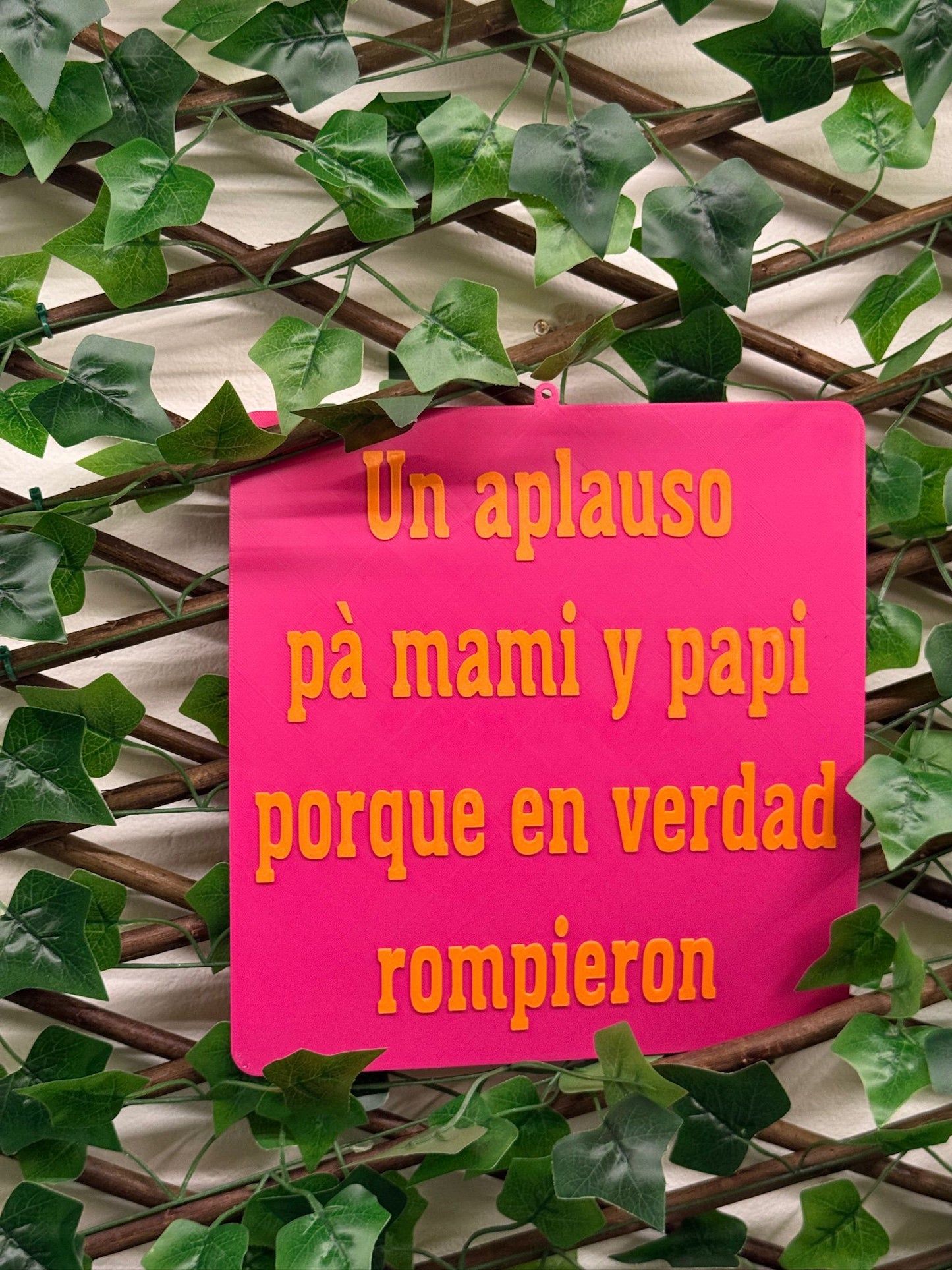 Targhetta 3D "Un Aplauso Pa Mami Y Papi" | Regalo Genitori