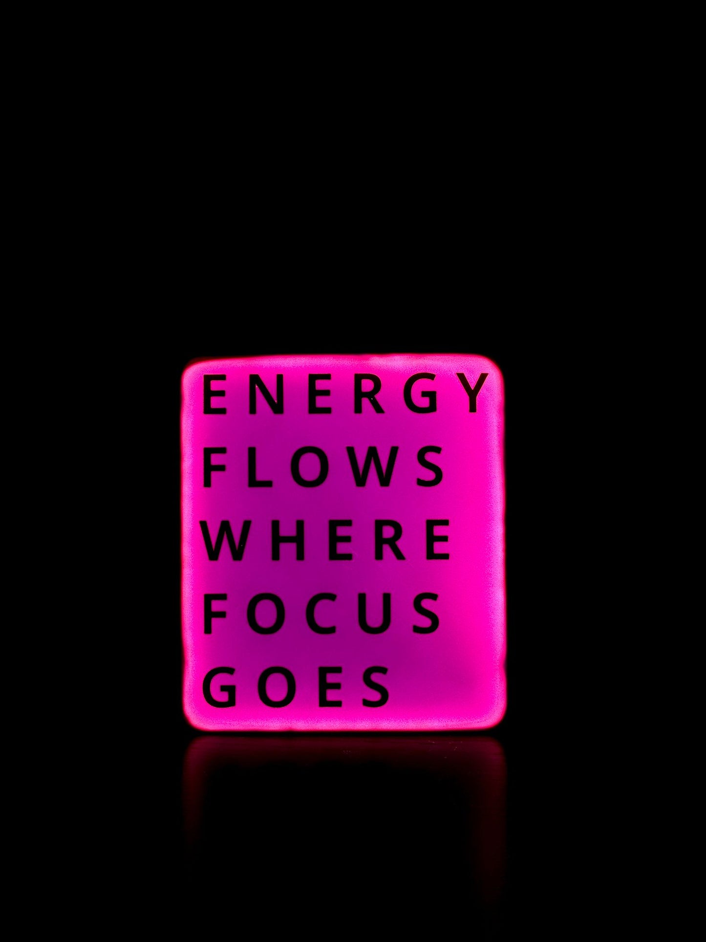 Lightbox Motivazionale “Energy Flows Where Focus Goes”