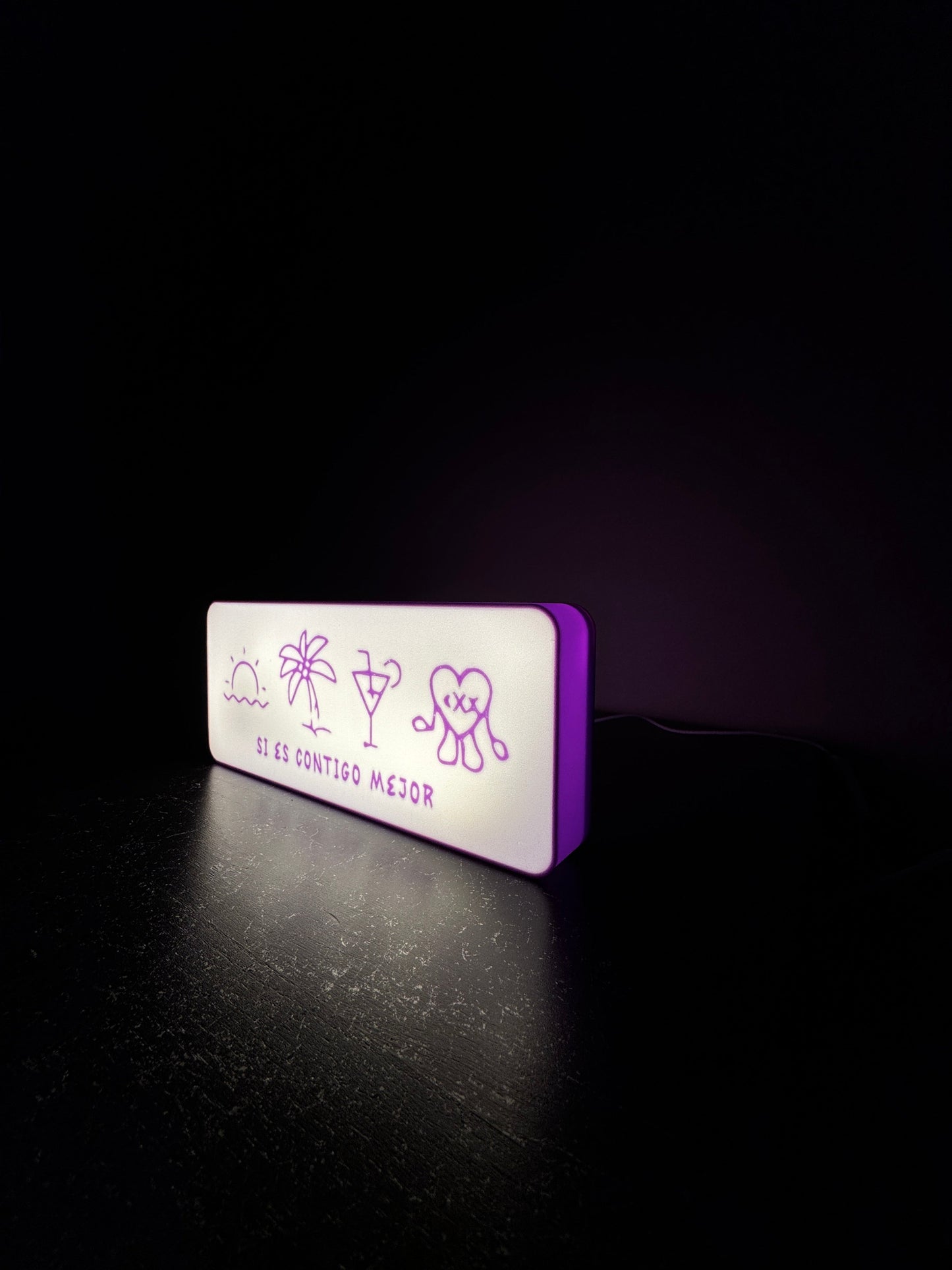 Lightbox LED 3D Callaíta con NFC integrato, ispirata allo stile di Bad Bunny, ideale come decorazione moderna.
