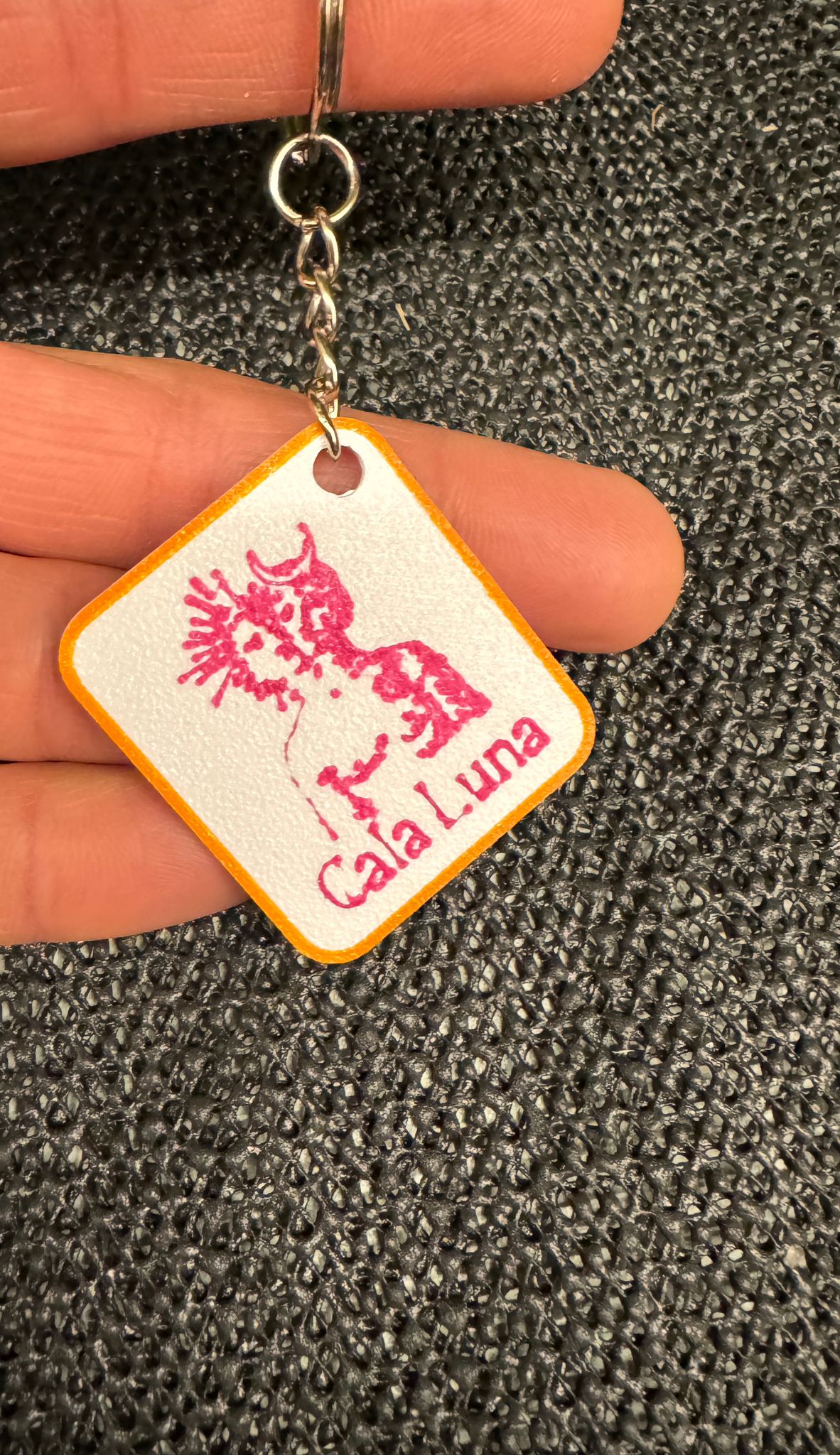 Portachiavi personalizzati con logo Cala Luna stampati in 3D da Orotech3D