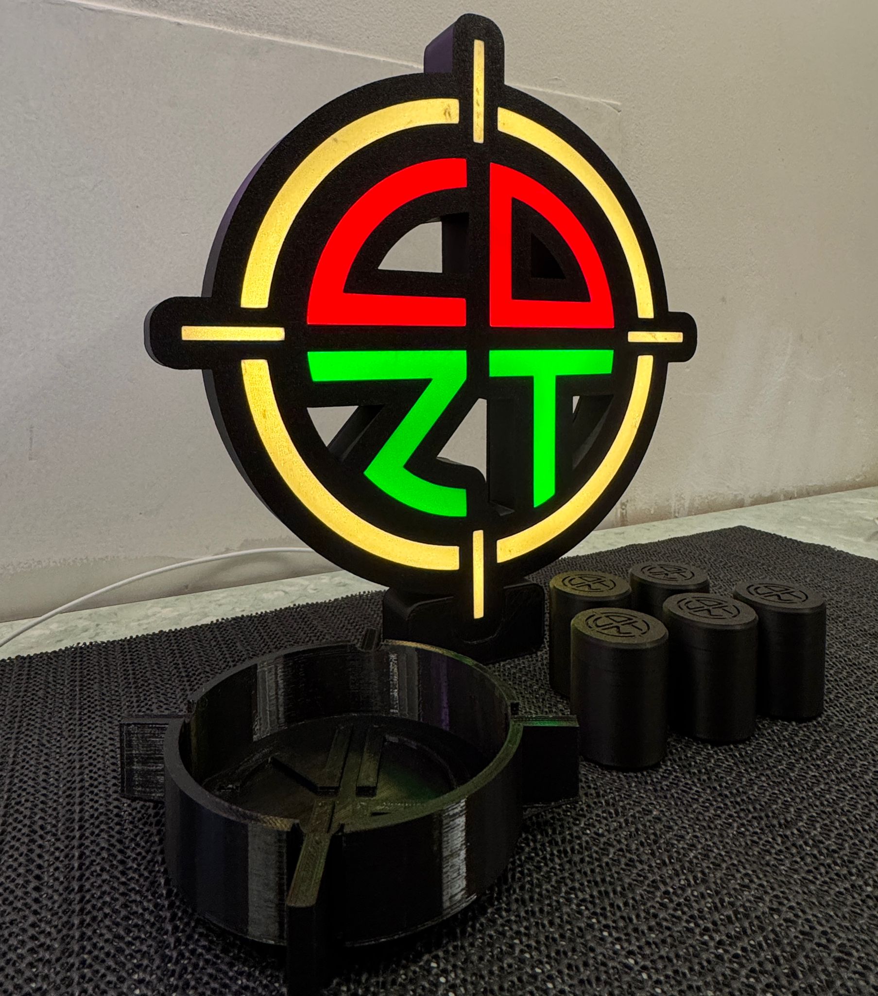 Set personalizzato con lightbox LED, posacenere e scatoline stampate in 3D con logo brandizzato